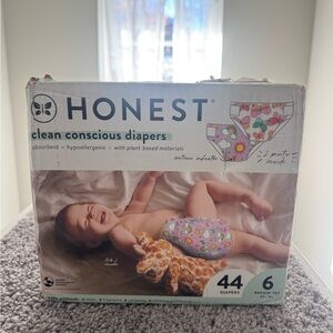 Honest Clean Conscious Size 6 Diapers Letters/Dogs Print 44ct Diapers 35+LBS